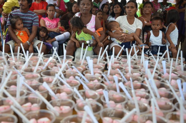 Mingo Meals help feed poor children in the Philippines