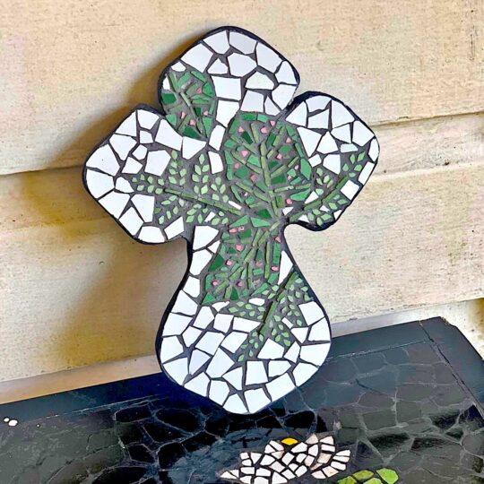 Soft-Edged Cross -Plantita (Large)
