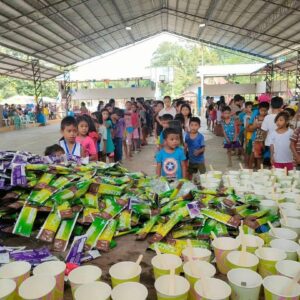 NVC Reaches Out to Families Fleeing Armed Conflict in Himamaylan