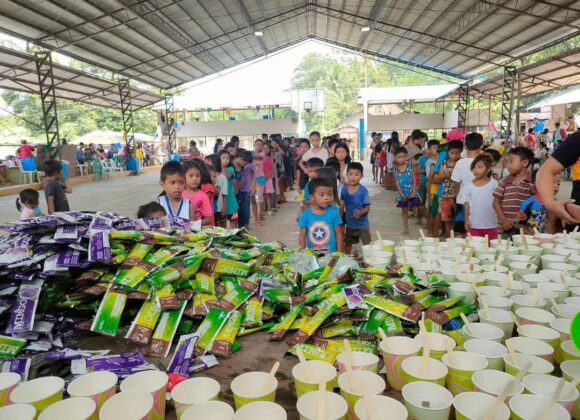 NVC Reaches Out to Families Fleeing Armed Conflict in Himamaylan